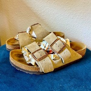 Birkenstock Arizona Soft Footbed Sandals Women’s Size 38 in Taupe